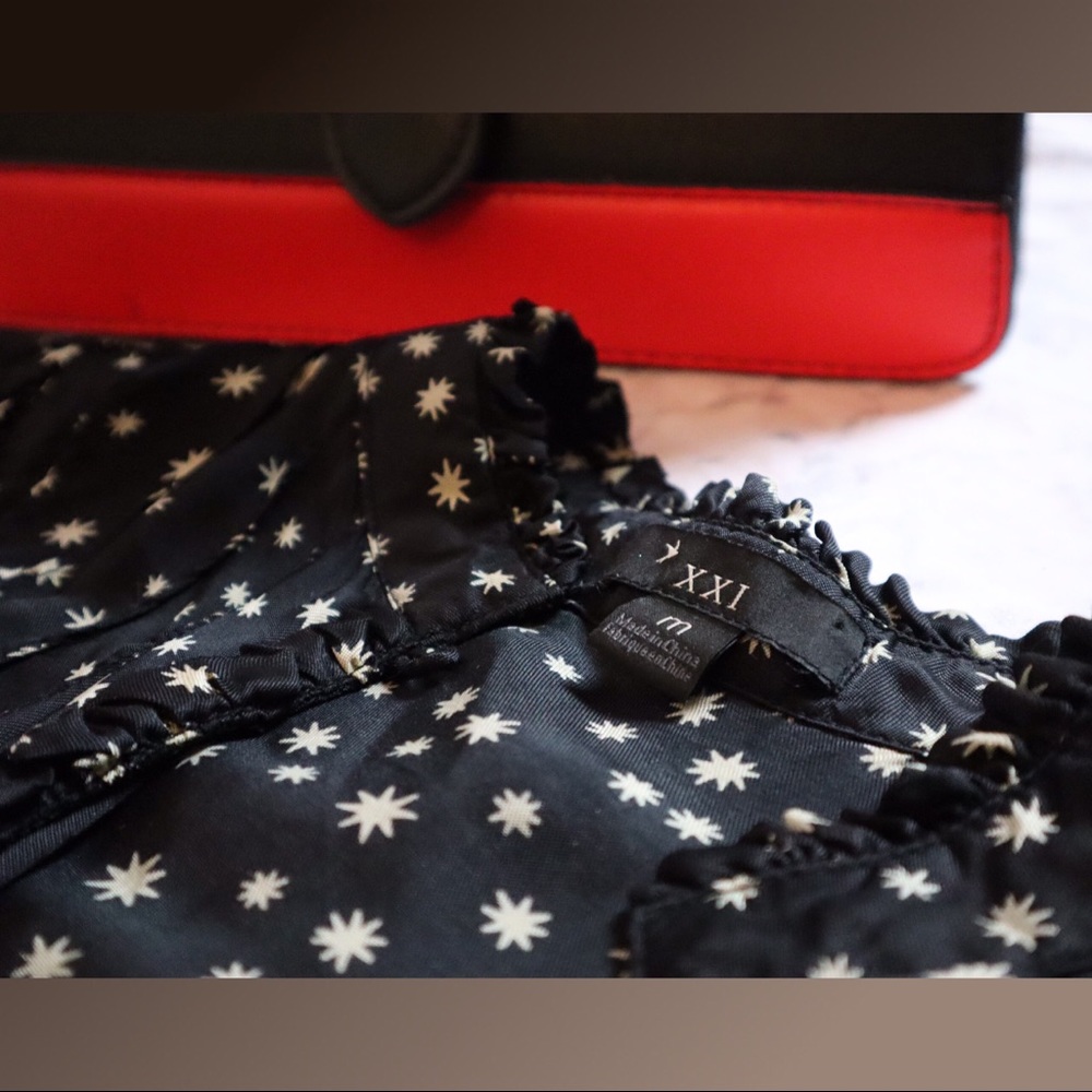 Patterned Soft Blouse - Picture 4 of 4